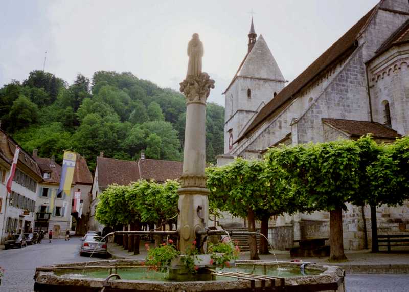 St. Ursanne, das Mittelalter-Städtchen am Doubs 