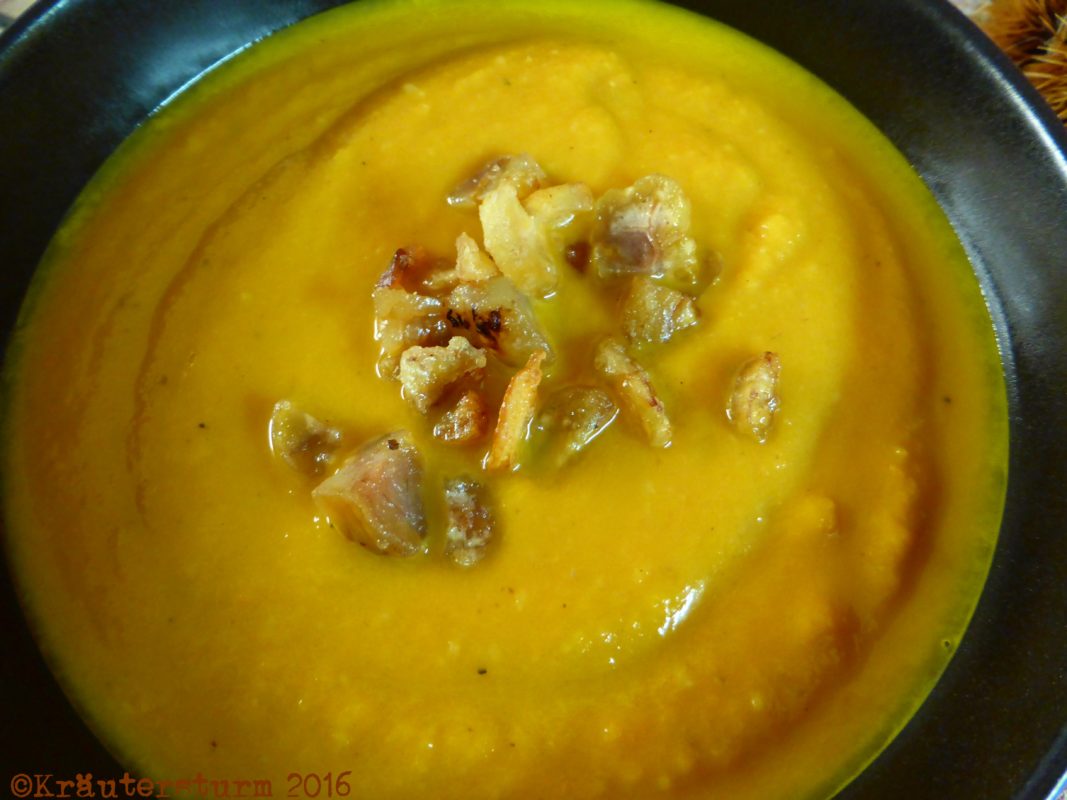 Marroni-Karotten-Suppe mit Rosmarin